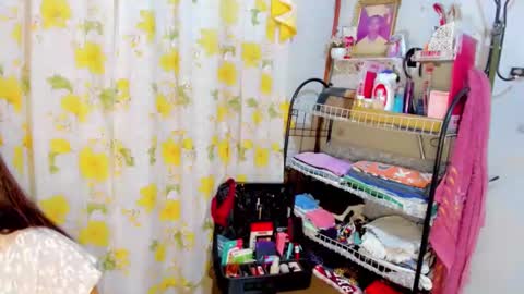 Snapshot of reigning_ivy chatting on 12-15-24, 12:28 Red Ivy online show from 12-15-24, 12:28