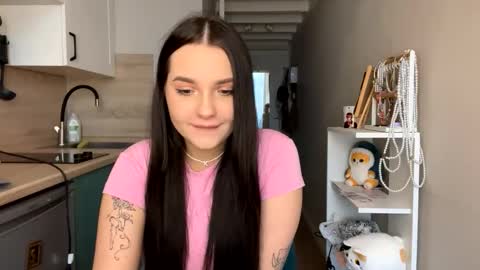 Snapshot of reilbelll chatting on 09-11-25, 02:06 Bell online show from 09-11-25, 02:06