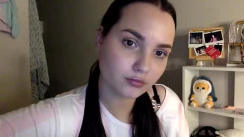 Snapshot of reilbelll chatting on 10-04-25, 02:31 Bell online show from 10-04-25, 02:31