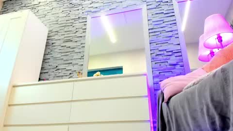 reina cummings online show from 04-14-26, 06:08