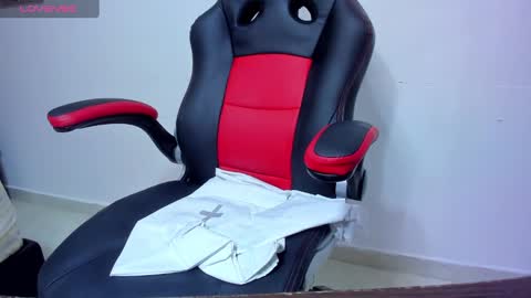 reina_loren online show from 01-04-25, 11:27