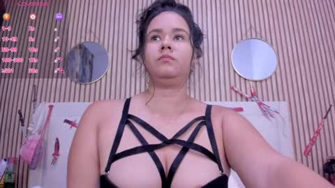 reina_loren online show from 10-22-25, 02:45