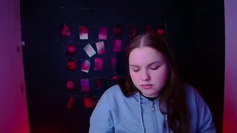 Reina online show from 01-14-26, 12:44