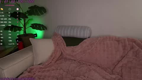 Remi online show from 03-04-26, 01:55