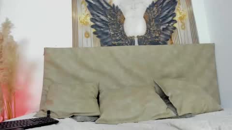 Laura online show from 02-21-25, 09:32