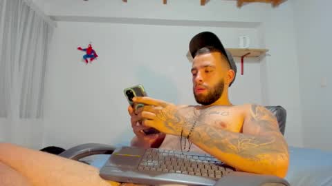 Rmy Steen online show from 10-05-25, 01:04