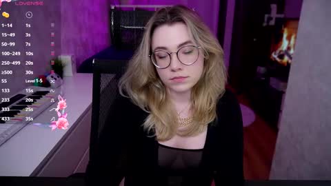 Snapshot of remywild chatting on 02-26-25, 08:33 RemyWild online show from 02-26-25, 08:33