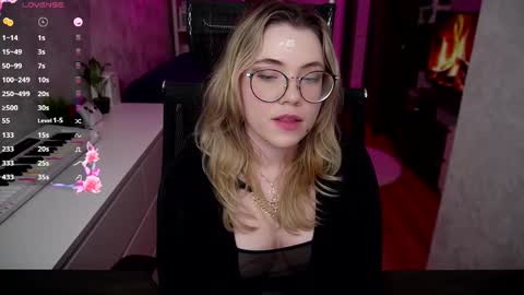 Snapshot of remywild chatting on 03-05-25, 10:43 RemyWild online show from 03-05-25, 10:43