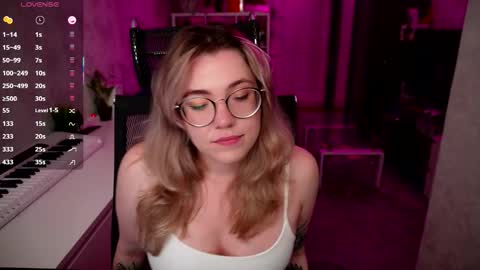 Snapshot of remywild chatting on 09-13-25, 04:51 RemyWild online show from 09-13-25, 04:51