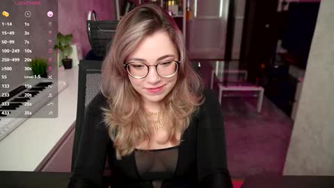 Snapshot of remywild chatting on 10-04-25, 12:14 RemyWild online show from 10-04-25, 12:14