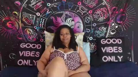 Snapshot of renaecumsalot chatting on 02-24-25, 06:36 RenaeCumsAlot online show from 02-24-25, 06:36