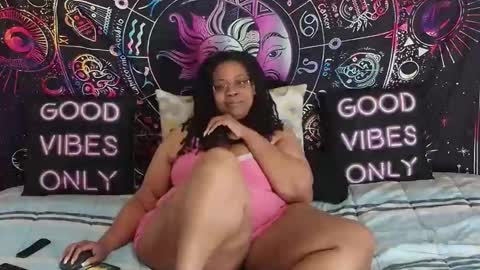 Snapshot of renaecumsalot chatting on 10-27-25, 02:54 RenaeCumsAlot online show from 10-27-25, 02:54