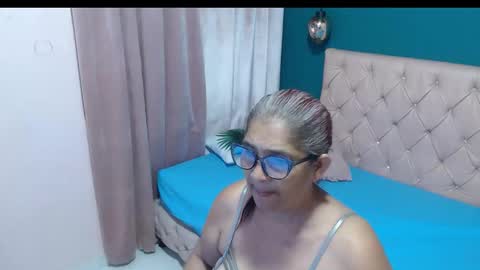 Snapshot of renata_milf_ chatting on 10-21-25, 11:44 renata_milf_ online show from 10-21-25, 11:44