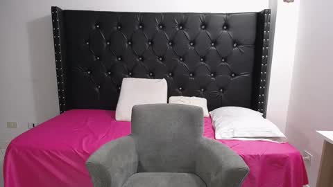 Renata Salinas online show from 02-12-26, 02:39