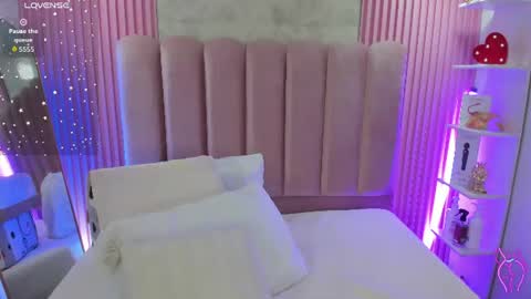 Snapshot of renatapeach chatting on 07-31-26, 11:09 RenataPeach online show from 07-31-26, 11:09