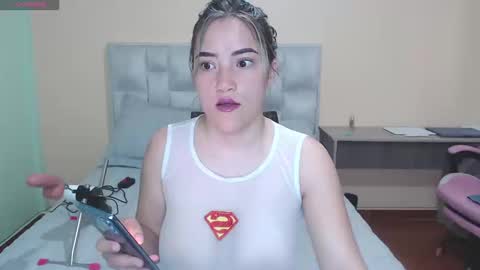 Snapshot of renathacohen chatting on 09-15-25, 03:23 sofia online show from 09-15-25, 03:23