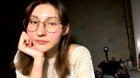 Mia online show from 02-06-26, 06:44