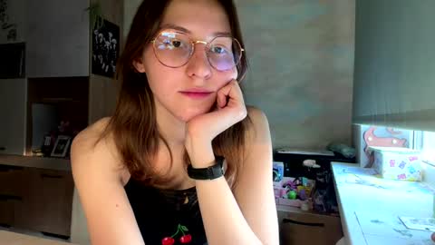 Mia online show from 04-07-26, 02:50