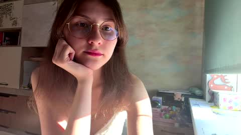 Mia online show from 04-09-26, 01:16