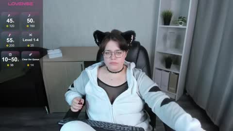 Snapshot of renee_turner chatting on 02-22-25, 02:30 renee_turner online show from 02-22-25, 02:30