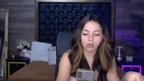 Snapshot of renesmesweet chatting on 10-31-25, 08:37 renesmesweet online show from 10-31-25, 08:37