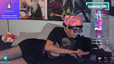 Snapshot of residentgoblin chatting on 10-22-25, 04:35 residentgoblin online show from 10-22-25, 04:35