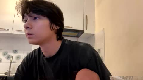 Snapshot of respirra chatting on 10-28-25, 08:40 Aiqo online show from 10-28-25, 08:40