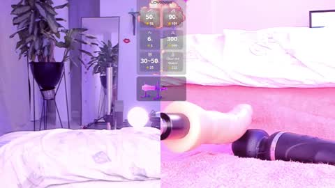 Snapshot of revy_black69 chatting on 02-25-25, 12:03 Rebecca y sarih online show from 02-25-25, 12:03
