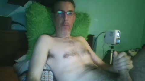 Snapshot of reyes_albert2006 chatting on 02-10-25, 04:52 reyes_albert2006 online show from 02-10-25, 04:52