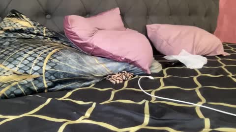 reyna77 online show from 01-19-25, 04:44