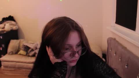 reyreyclub online show from 12-14-25, 04:01