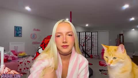 Snapshot of riababe chatting on 11-14-25, 04:11 ria online show from 11-14-25, 04:11