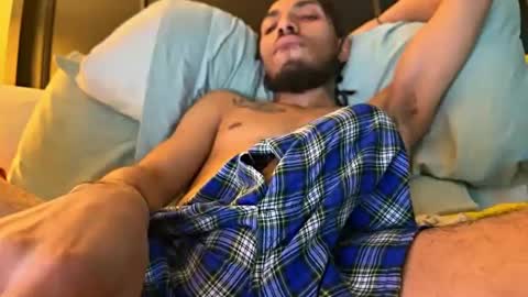 Snapshot of riahrockhard chatting on 01-15-25, 09:02 Riah online show from 01-15-25, 09:02