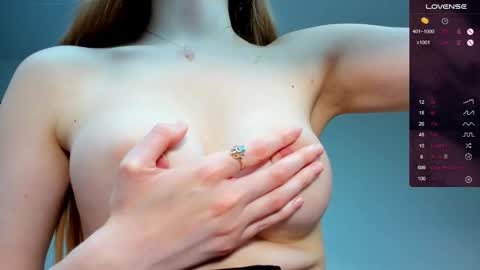 Snapshot of riawoods chatting on 12-27-24, 09:43 Ria Woods online show from 12-27-24, 09:43