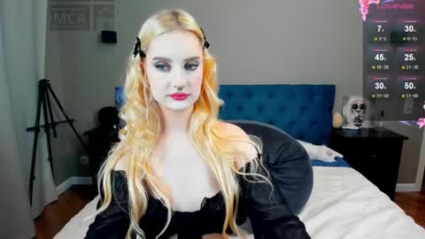 Snapshot of riawoods chatting on 01-06-26, 06:44 Ria Woods online show from 01-06-26, 06:44