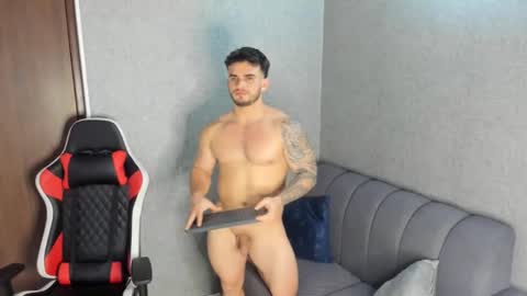 ricardogonzalez666 online show from 12-18-24, 03:47