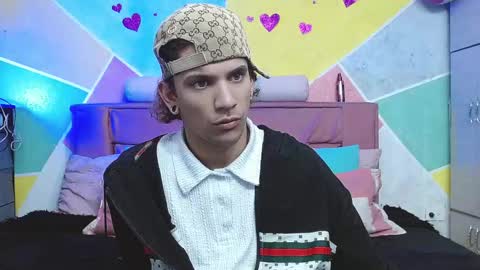 Snapshot of rich_de_la_rosa chatting on 10-02-25, 02:07 rich and kitty online show from 10-02-25, 02:07