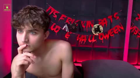 Richard online show from 10-28-25, 03:36