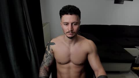 Snapshot of richarddarell chatting on 09-22-25, 04:36 RichardDarell online show from 09-22-25, 04:36