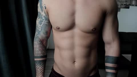 Snapshot of richarddarell chatting on 09-23-25, 04:48 RichardDarell online show from 09-23-25, 04:48