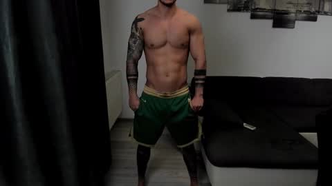 Snapshot of richarddarell chatting on 09-27-25, 04:50 RichardDarell online show from 09-27-25, 04:50