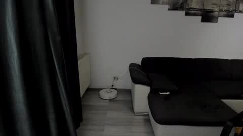 Snapshot of richarddarell chatting on 10-06-25, 04:43 RichardDarell online show from 10-06-25, 04:43