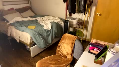 Snapshot of richhousewives chatting on 01-05-25, 07:49 Amber online show from 01-05-25, 07:49