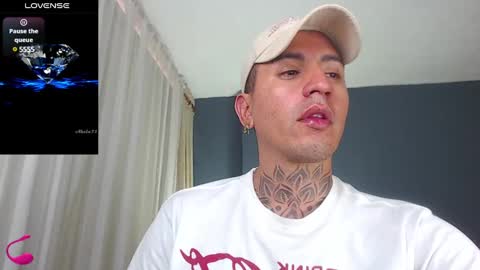 Snapshot of richi_grubby chatting on 12-28-24, 08:25 David online show from 12-28-24, 08:25