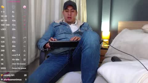 Snapshot of richi_grubby chatting on 02-19-25, 11:04 David online show from 02-19-25, 11:04