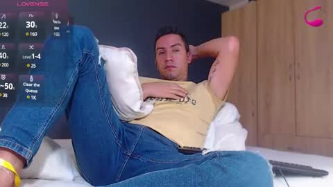 Snapshot of richi_grubby chatting on 03-12-25, 05:49 David online show from 03-12-25, 05:49