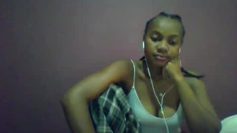 Snapshot of ricie001 chatting on 02-12-26, 06:41 ricie001 online show from 02-12-26, 06:41