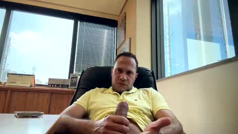 Snapshot of rick503835 chatting on 10-16-25, 05:25 Rick Arian online show from 10-16-25, 05:25