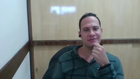 Snapshot of rick503835 chatting on 11-03-25, 11:44 Rick Arian online show from 11-03-25, 11:44