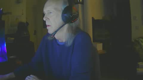 Snapshot of rickl56 chatting on 12-15-25, 01:21 rickl56 online show from 12-15-25, 01:21